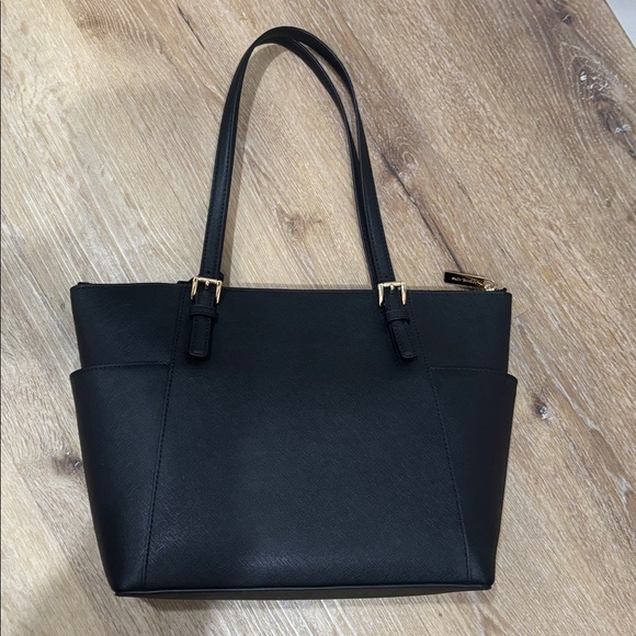 Michael Kors Elegant Black Tote - Picture 4 of 6